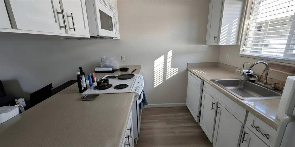 Great 1b1b 2350$ Gated Community