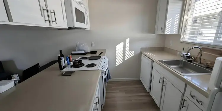 Great 1b1b 2350$ Gated Community