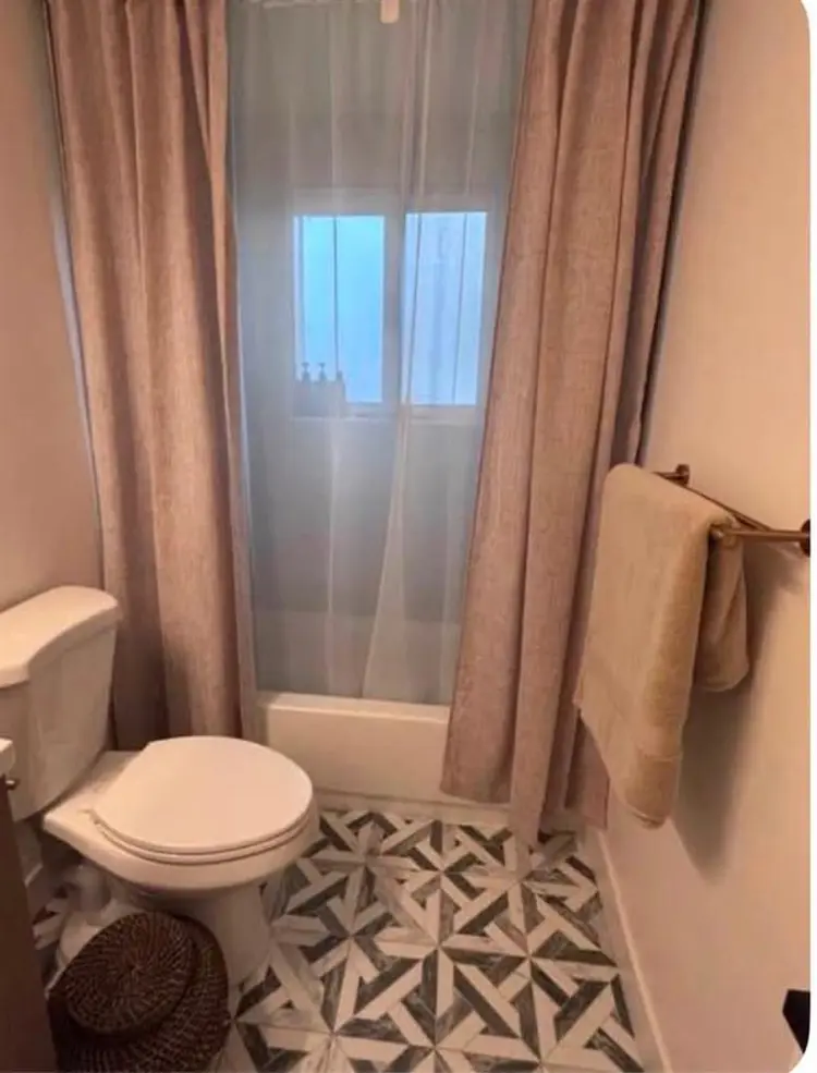 Furnished room with private bthroom