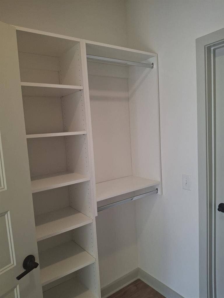 Short term room for rent in Reston