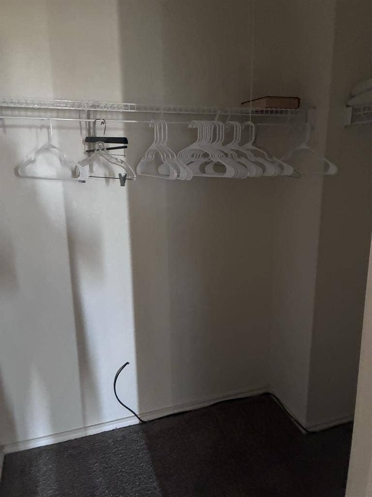 Large 18x12 room, $750 w/utilities