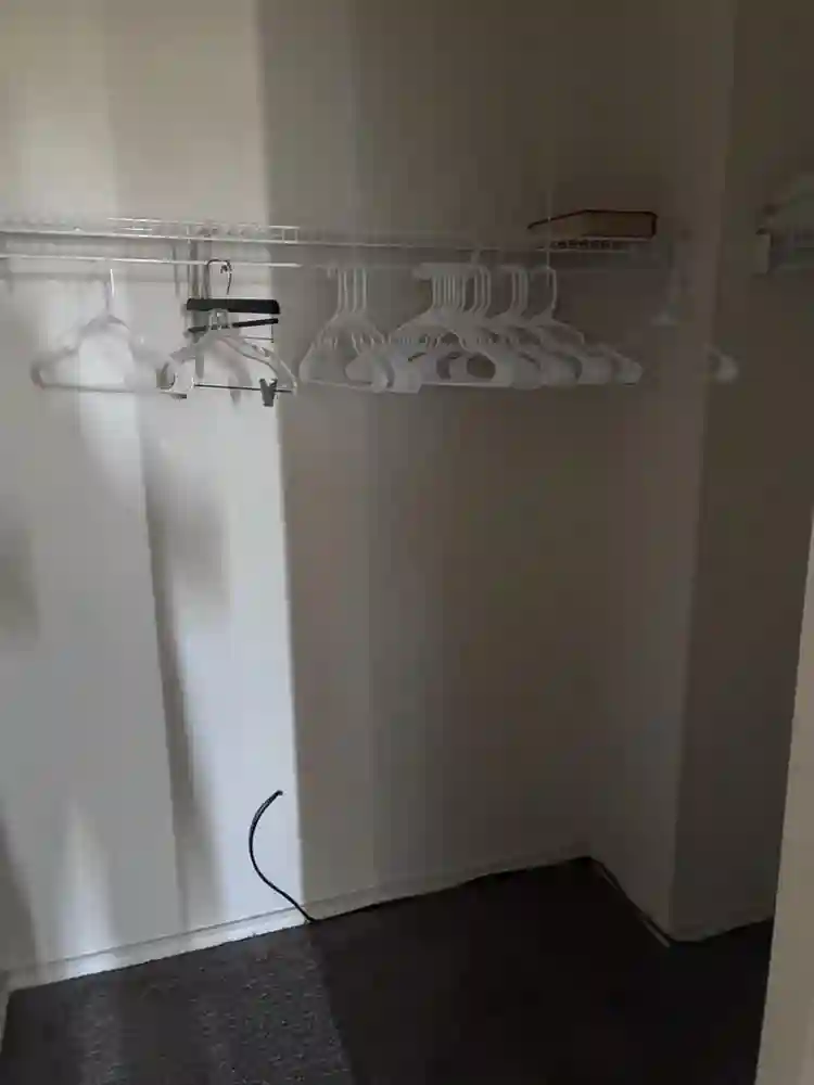 Large 18x12 room, $750 w/utilities