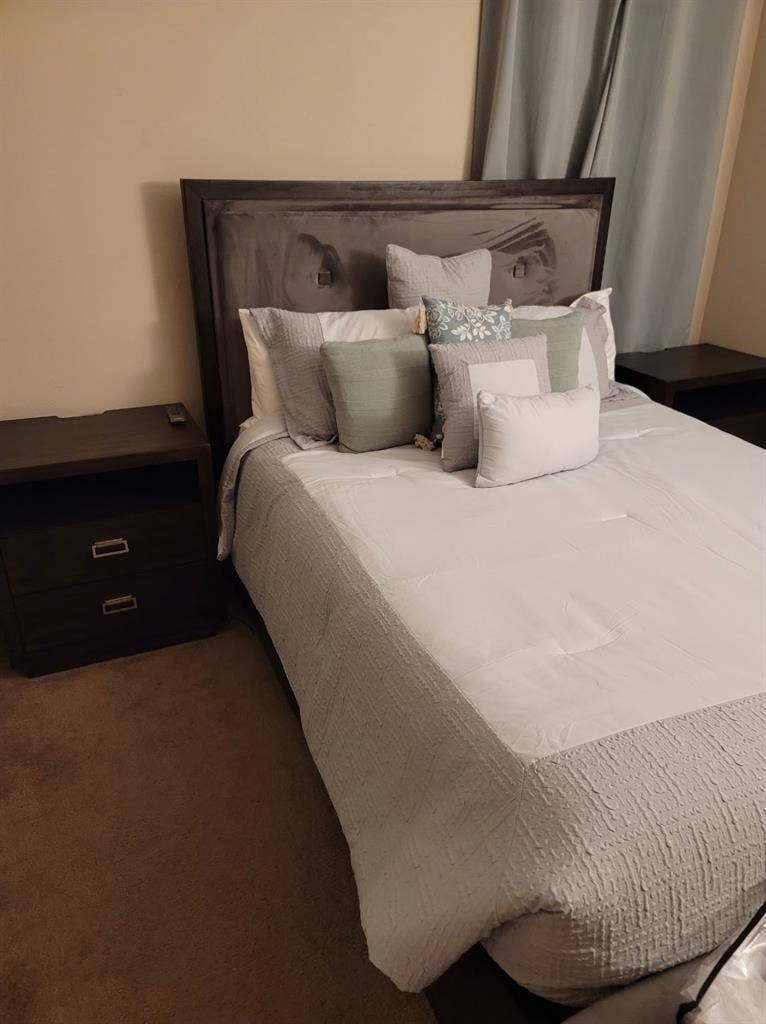 PRIVATE ROOM + PRIVATE BATHROOM