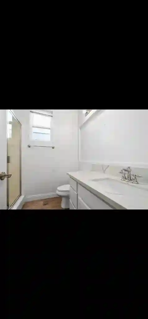 PRIVATE ROOM + PRIVATE BATHROOM