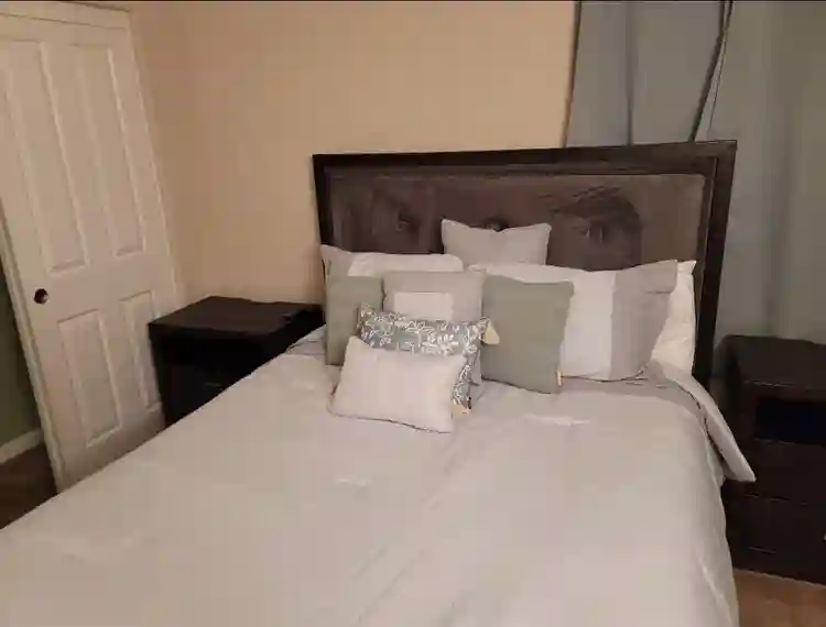 PRIVATE ROOM + PRIVATE BATHROOM