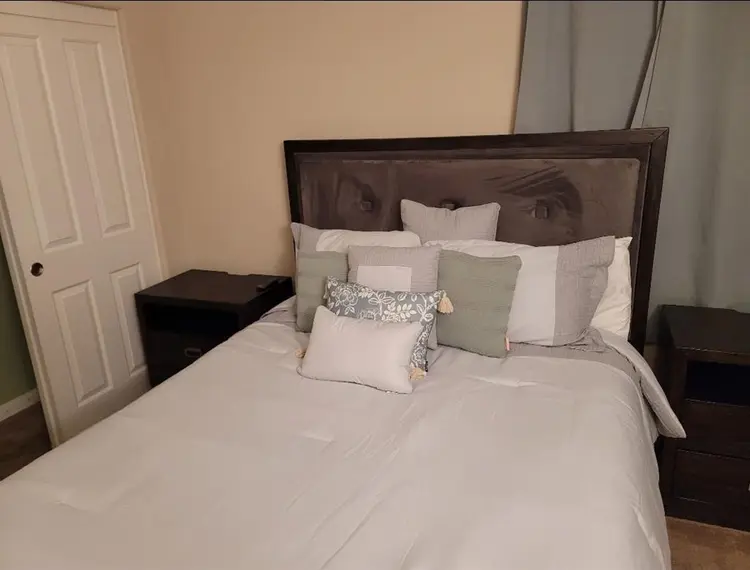PRIVATE ROOM + PRIVATE BATHROOM