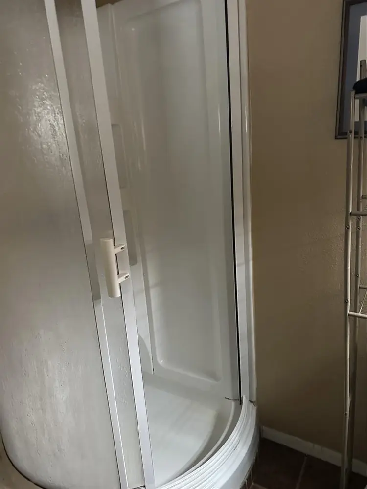 Efficiency for rent( has a patio )