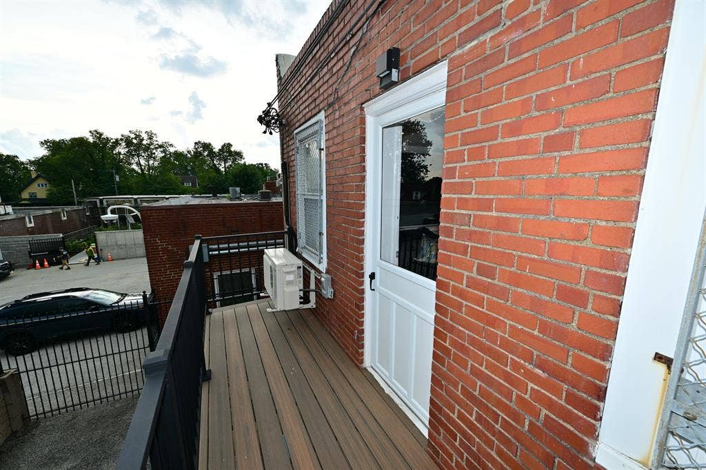 Studio, 1 Bath Completely furnished
