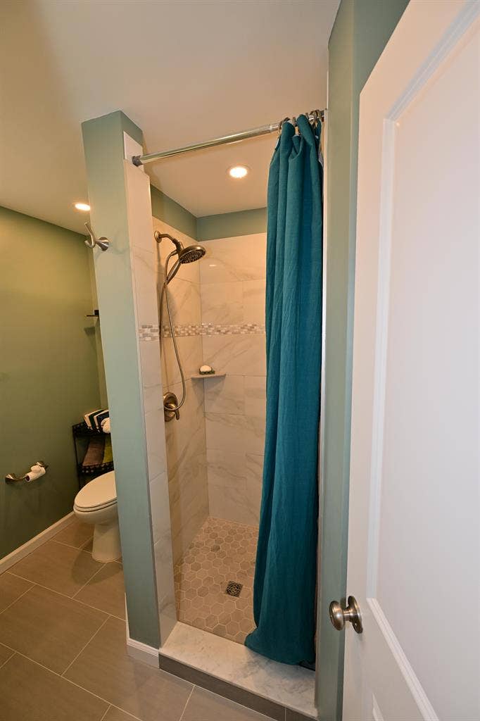Studio, 1 Bath Completely furnished
