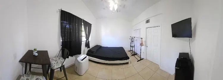 Private Room with private entrance
