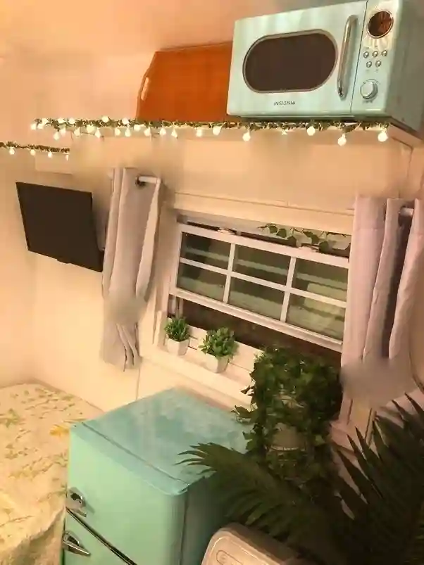 Hollywood Room for Rent – $750