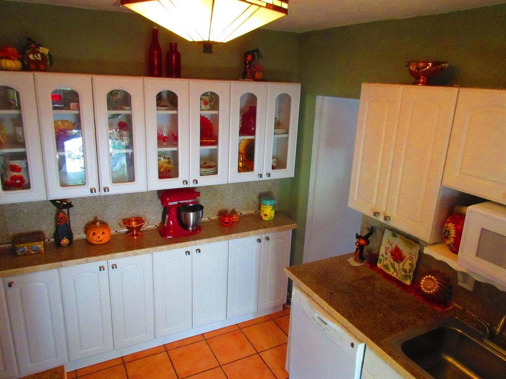 Hollywood Room for Rent – $750