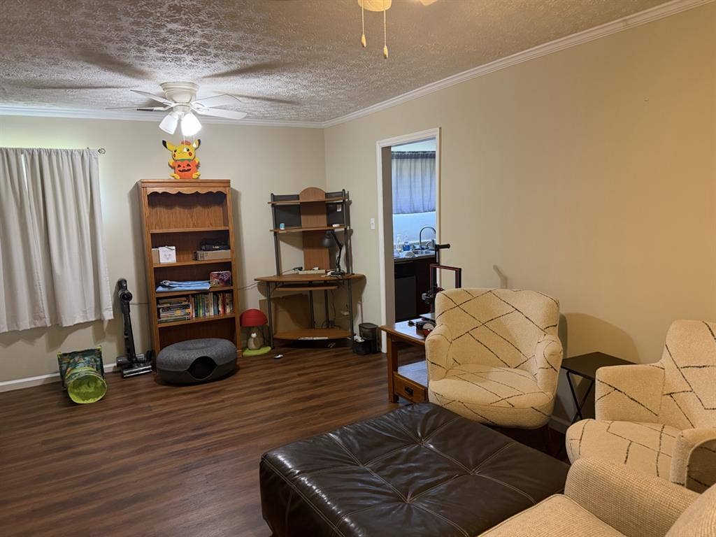 Come rent out a nice room!