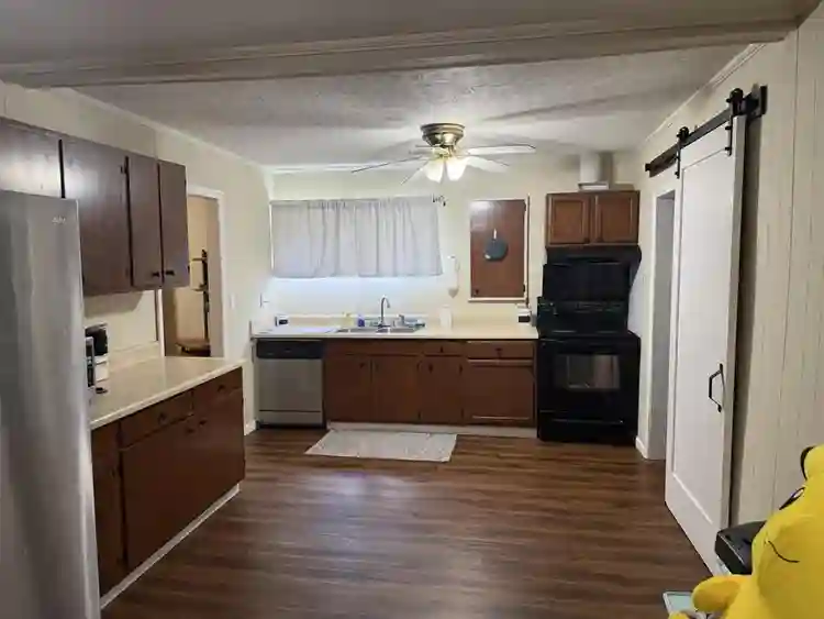Come rent out a nice room!