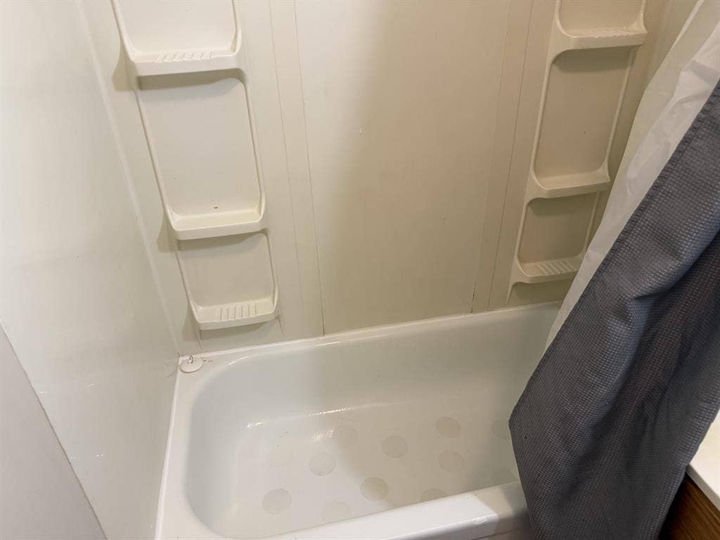 Come rent out a nice room!