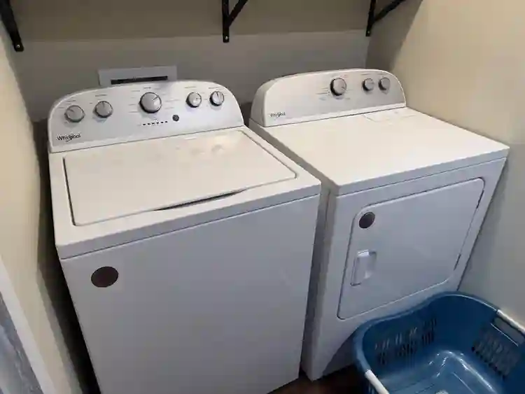 Come rent out a nice room!