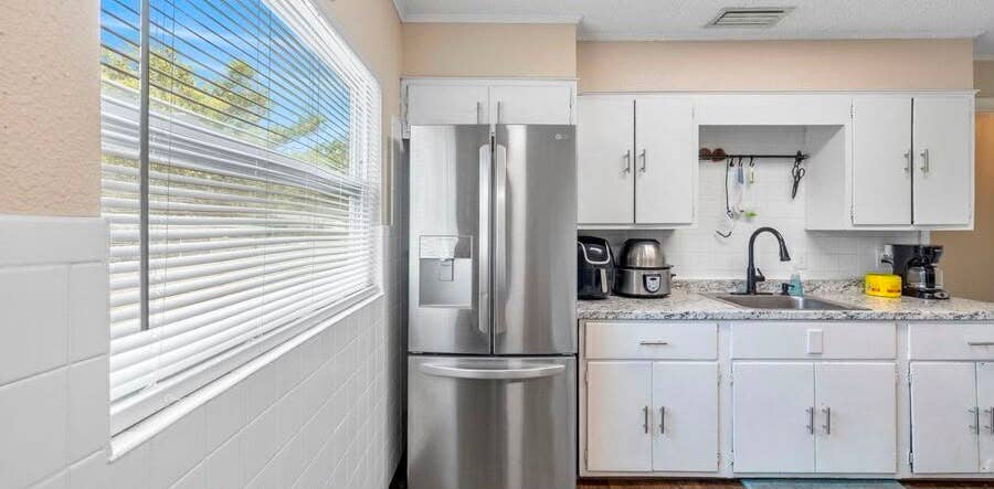 2 bedroom furnished apartment
