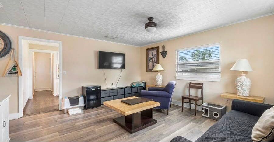 2 bedroom furnished apartment