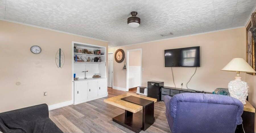 2 bedroom furnished apartment