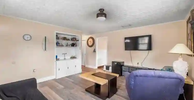 2 bedroom furnished apartment