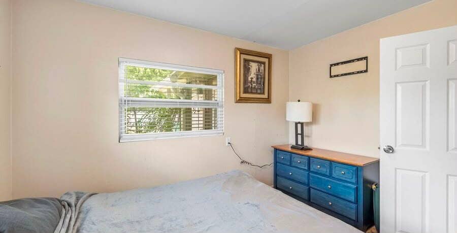 2 bedroom furnished apartment