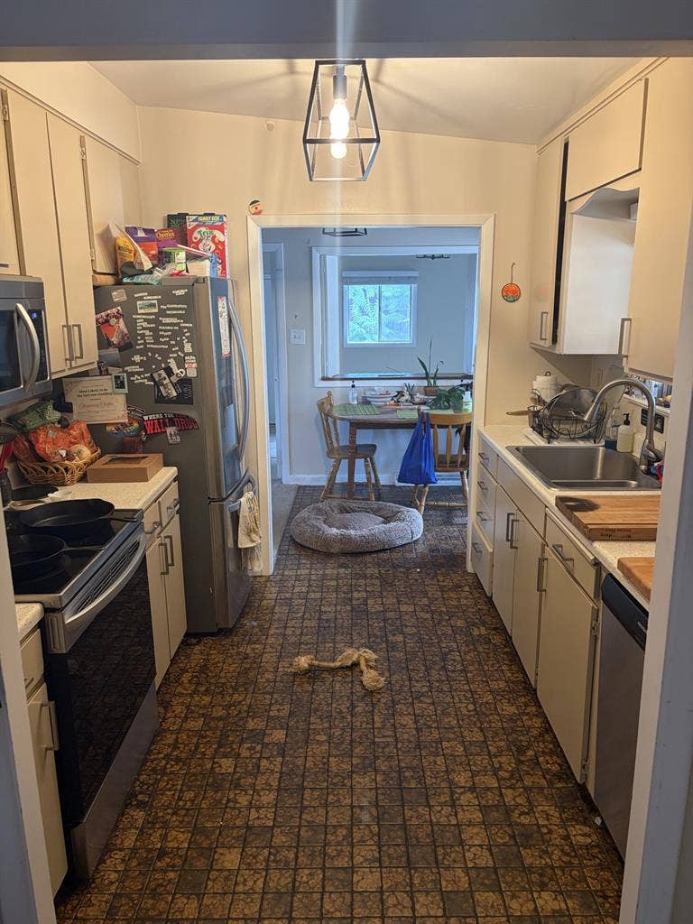 Room for Rent in House- October 1st