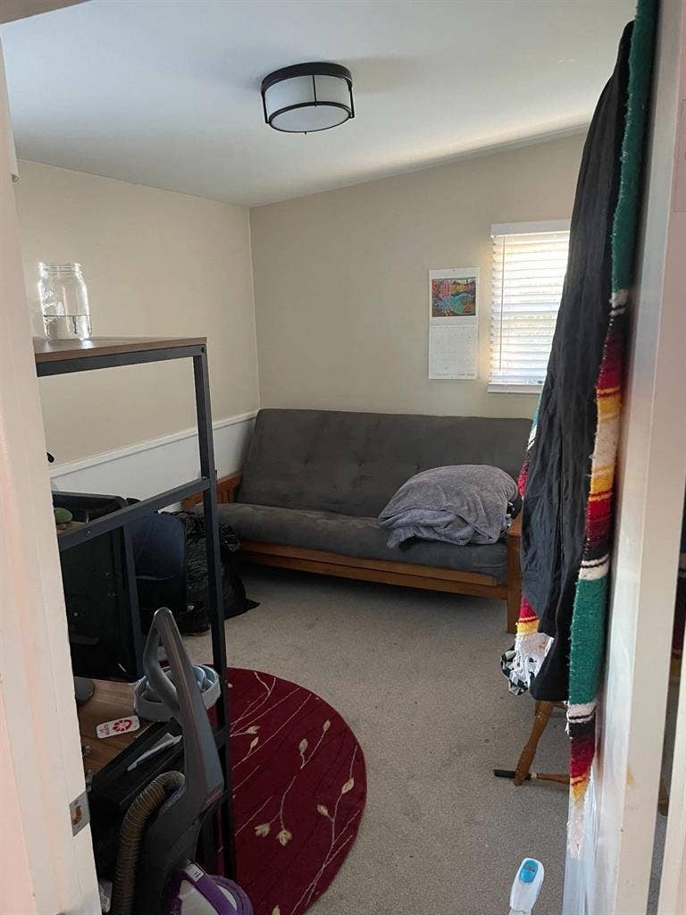 Room for Rent in House- October 1st