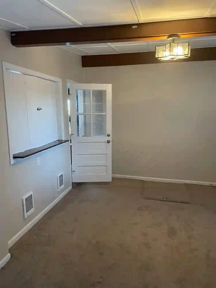 Room for Rent in House- October 1st