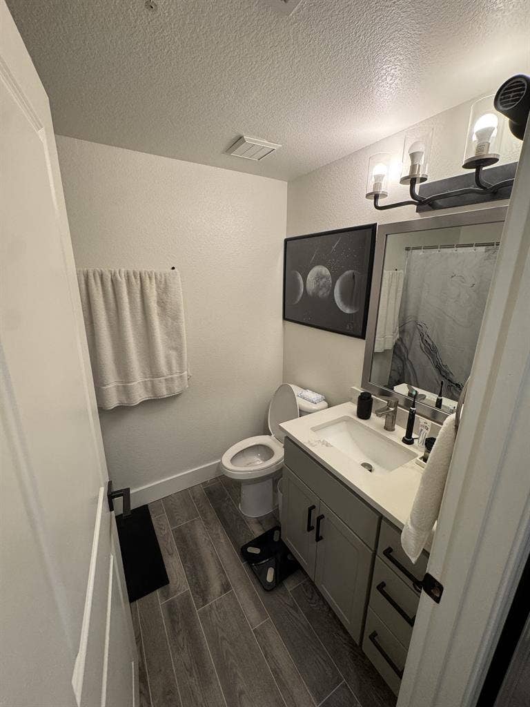 Private bed & bath - desert ridge
