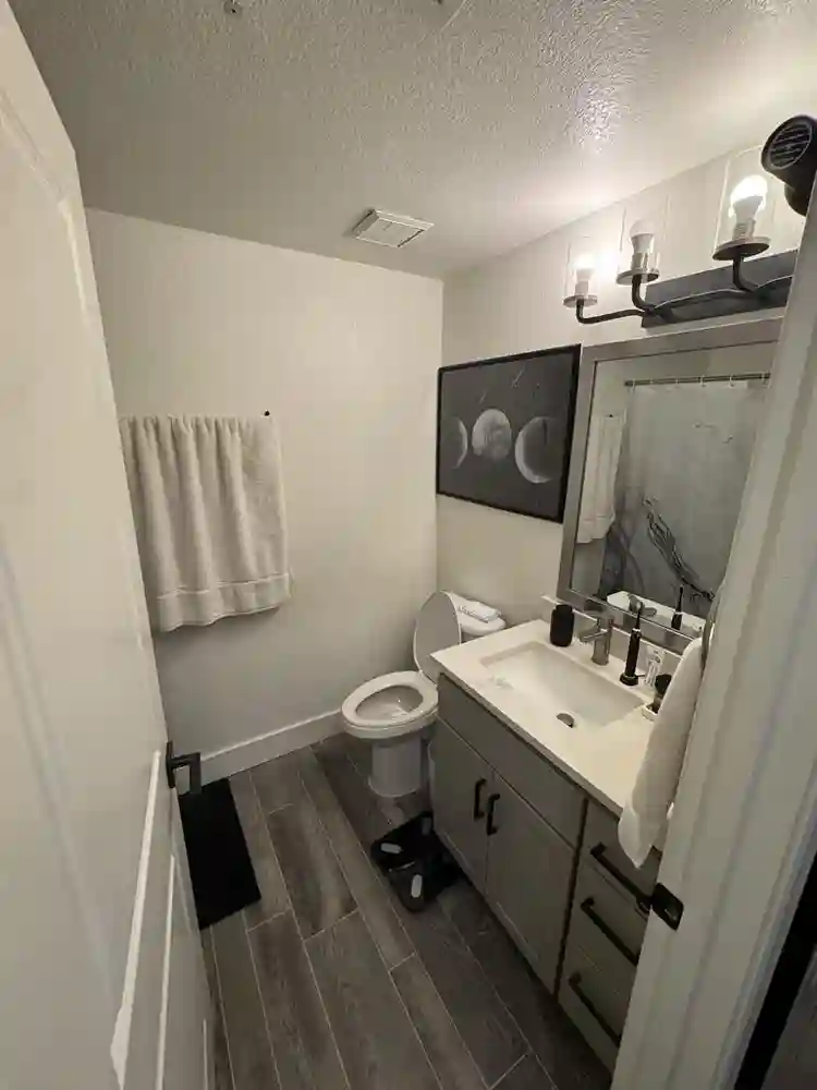 Private bed & bath - desert ridge