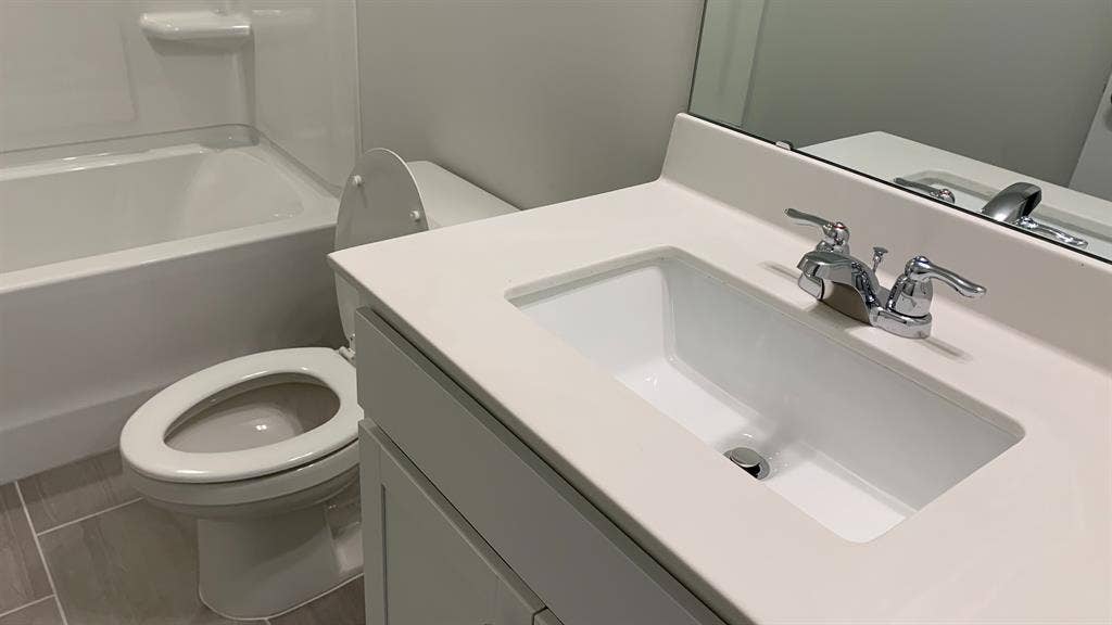 4 BR in Apex