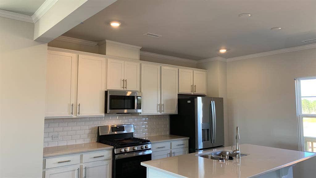 4 BR in Apex