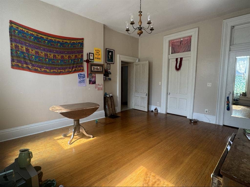 cozy historical house apt. downtown
