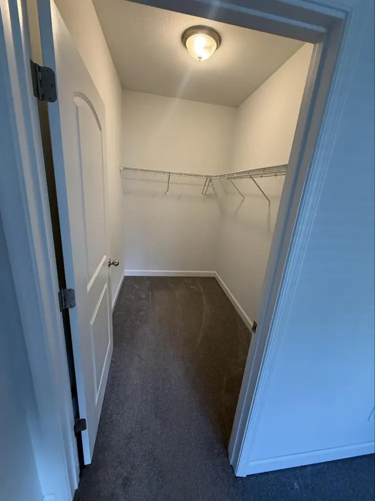 Room w/ Private Bathroom Util Inc.