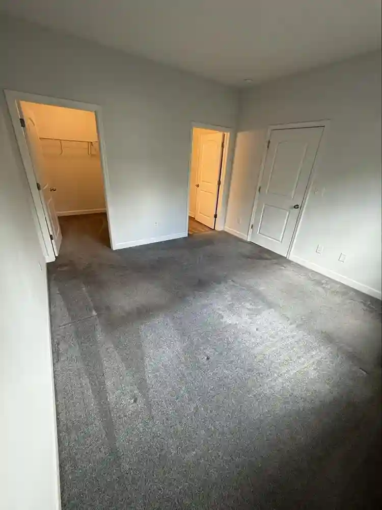 Room w/ Private Bathroom Util Inc.