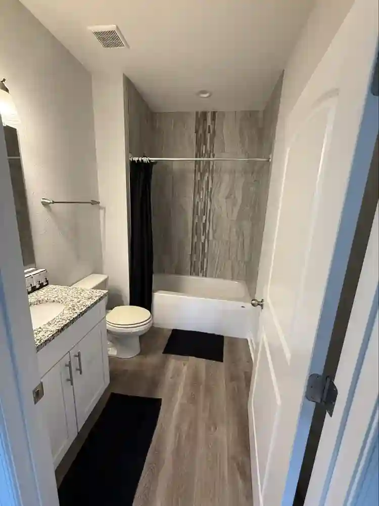 Room w/ Private Bathroom Util Inc.