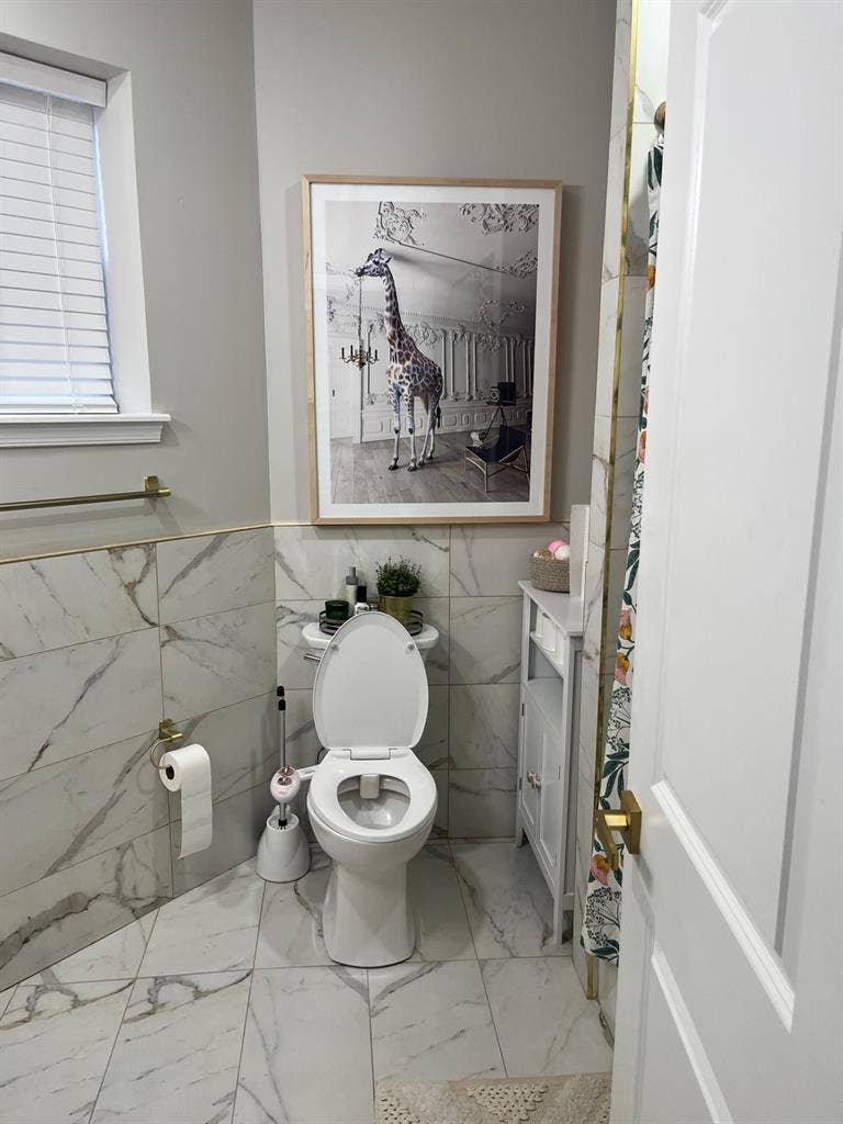 Fully furnished room in west Philly