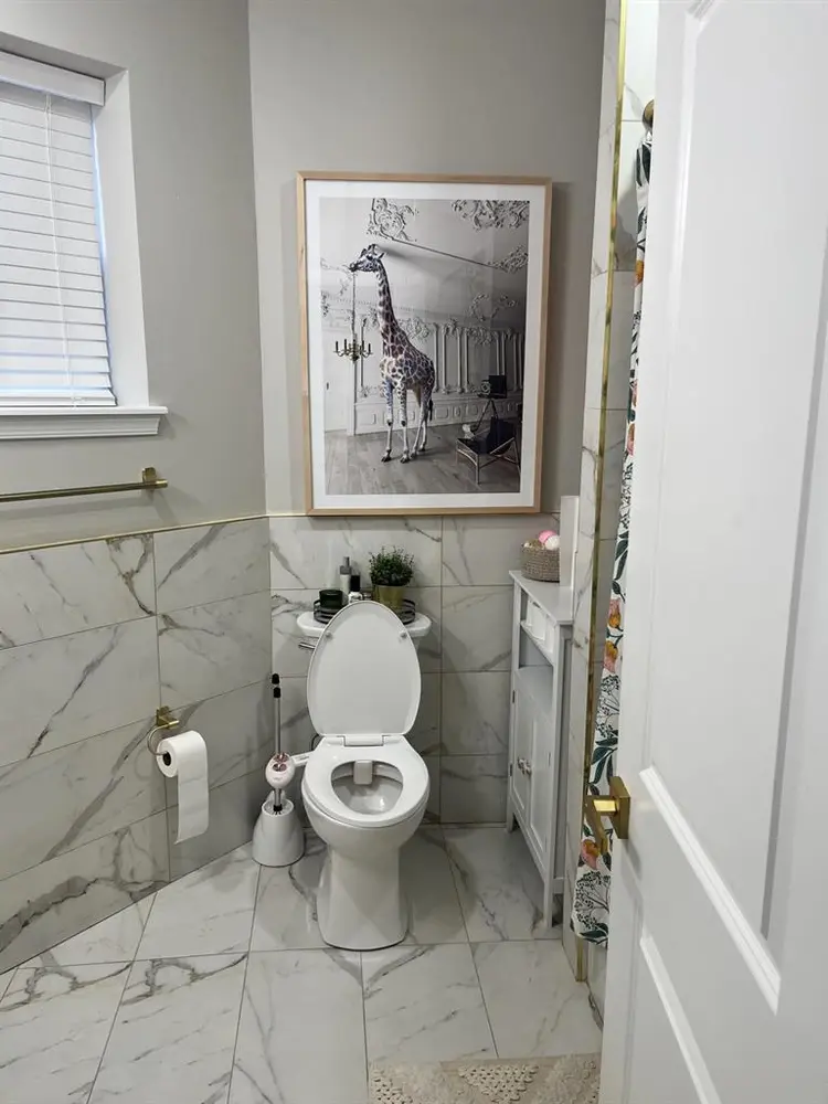 Fully furnished room in west Philly