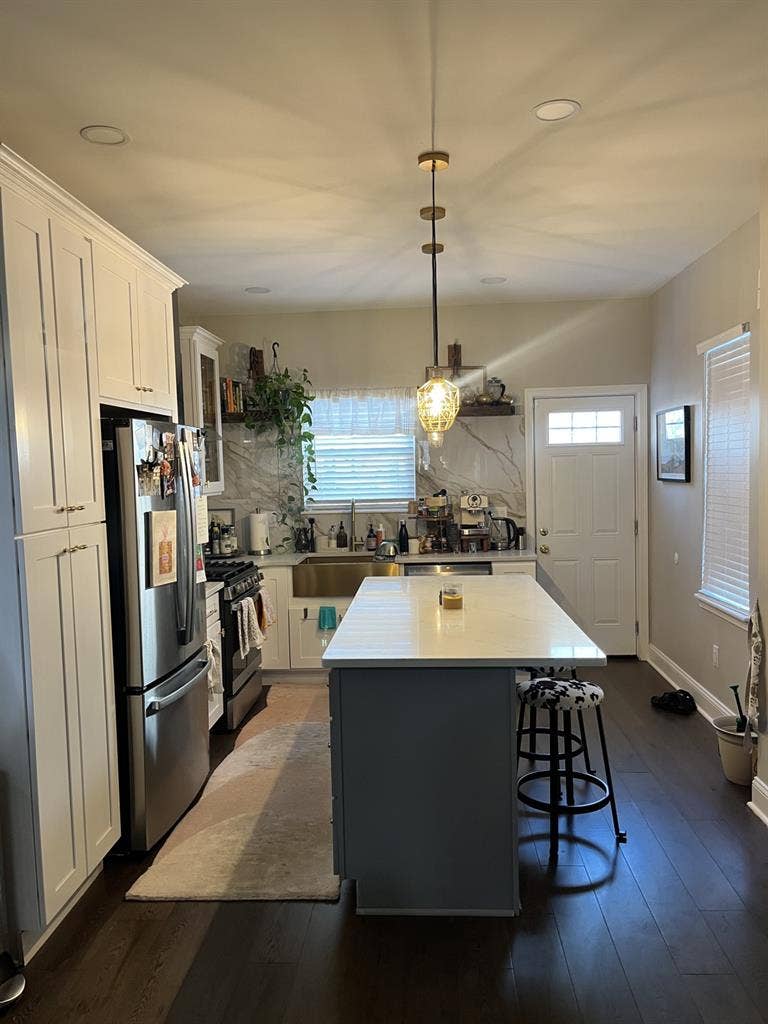 Fully furnished room in west Philly