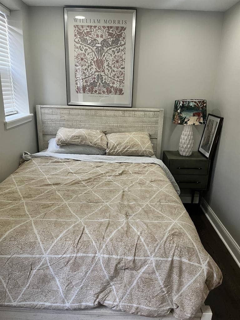 Fully furnished room in west Philly