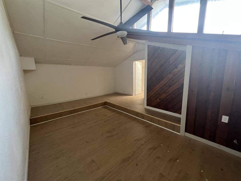 2 rooms available,