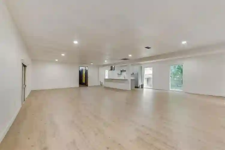 2 rooms available,