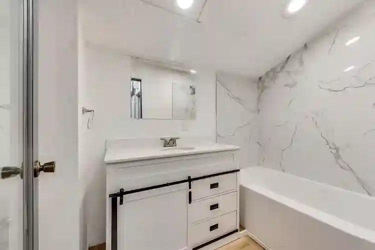 2 rooms available,