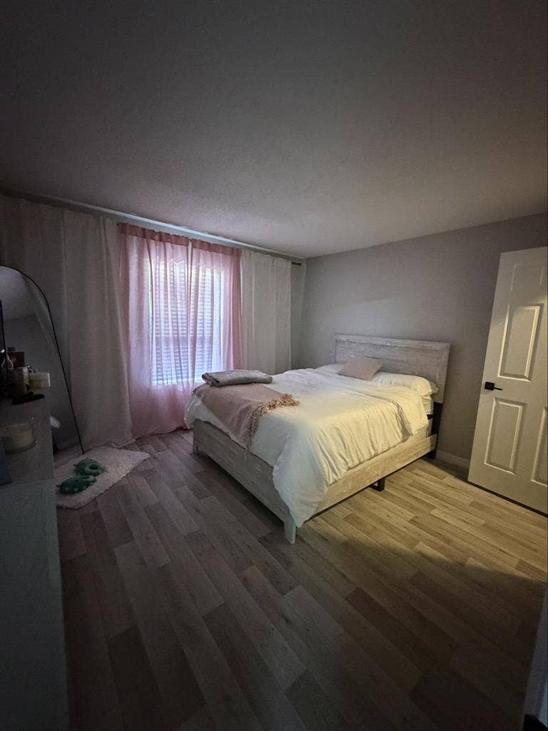 1 bed 1 bath Apartment Available