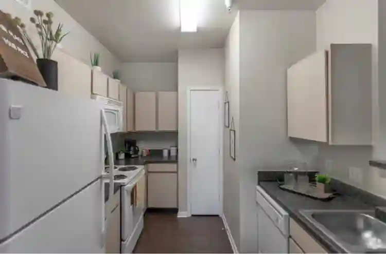 Apartment room available in WL!!!
