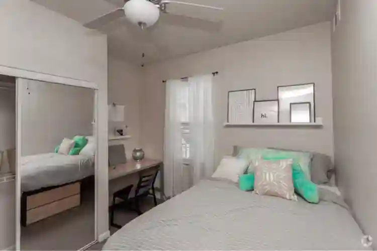 Apartment room available in WL!!!
