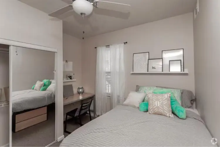 Apartment room available in WL!!!