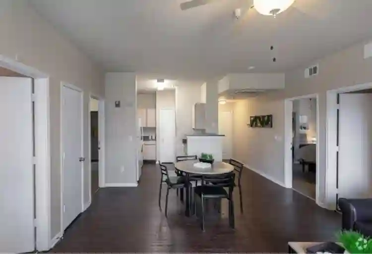 Apartment room available in WL!!!