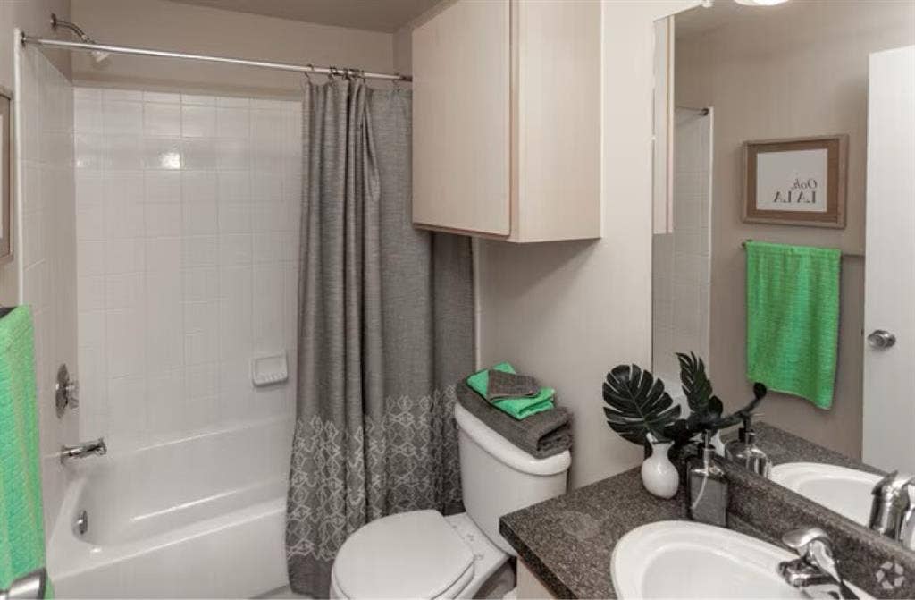 Apartment room available in WL!!!
