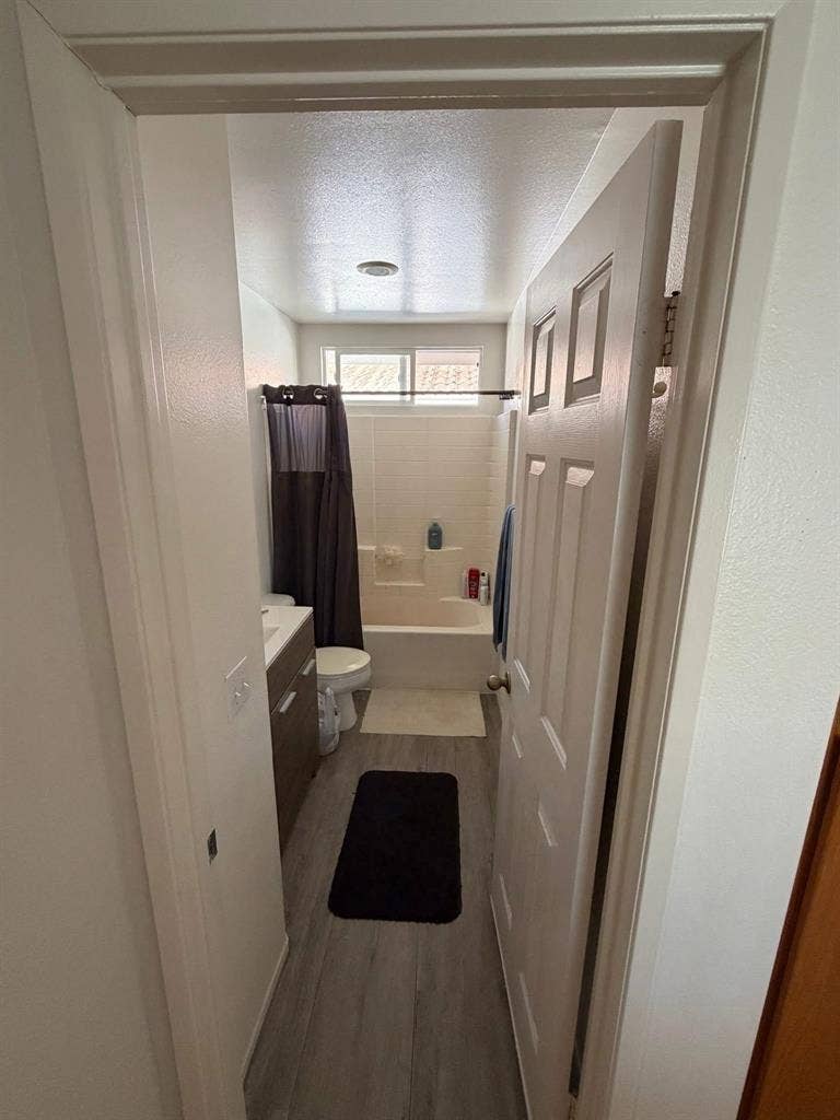 URGENTLY looking for new roommate!!